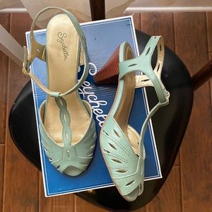 Seychelles Seafoam Leather Dress Pump 👠